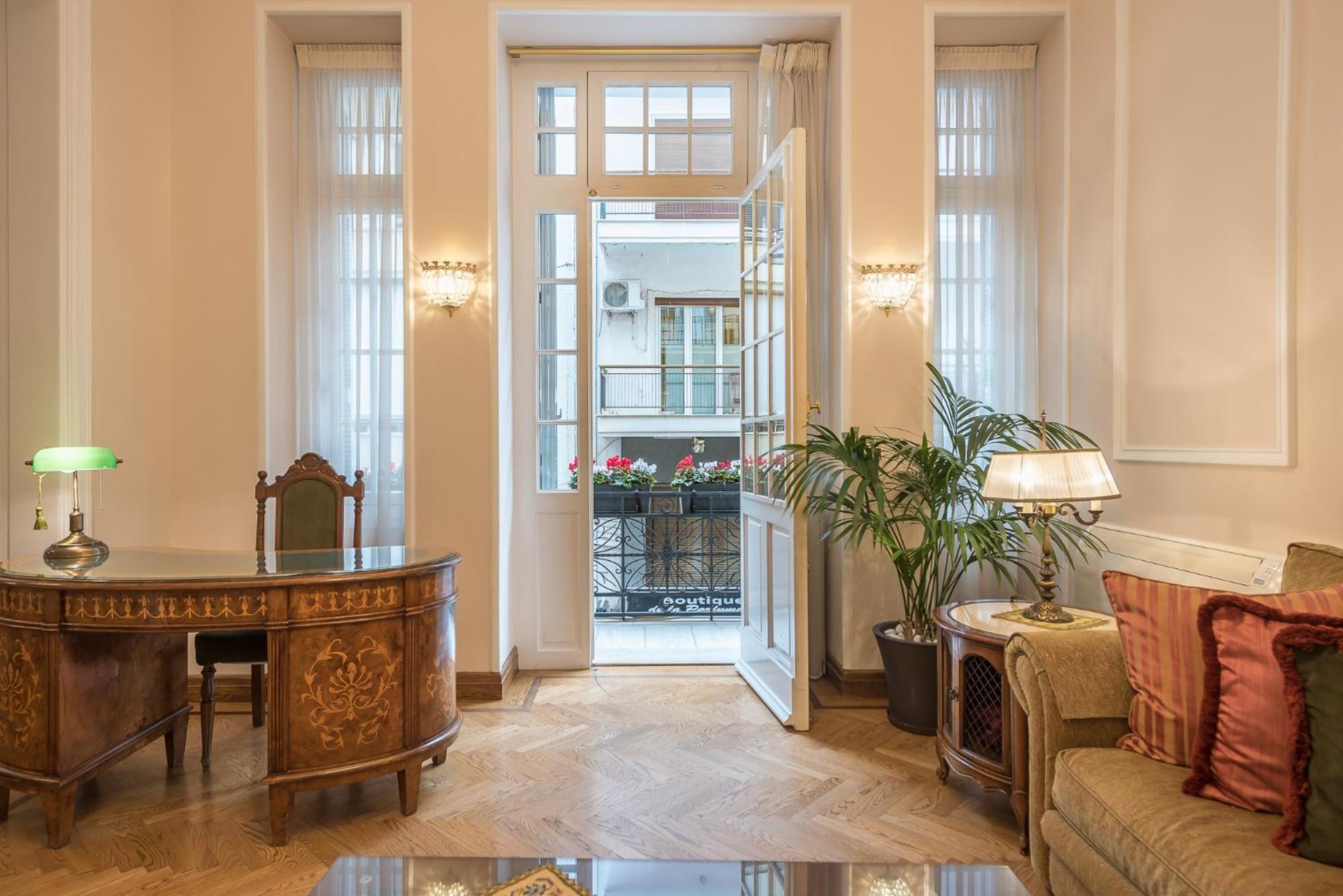 The Rare Luxury Gem Near Syntagma, Kolonaki Square Apartment Athens Exterior photo