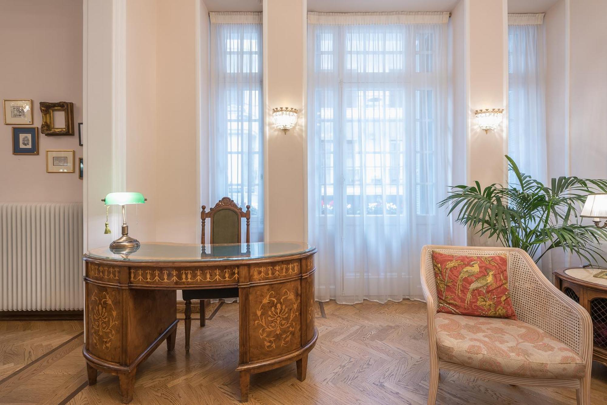 The Rare Luxury Gem Near Syntagma, Kolonaki Square Apartment Athens Exterior photo